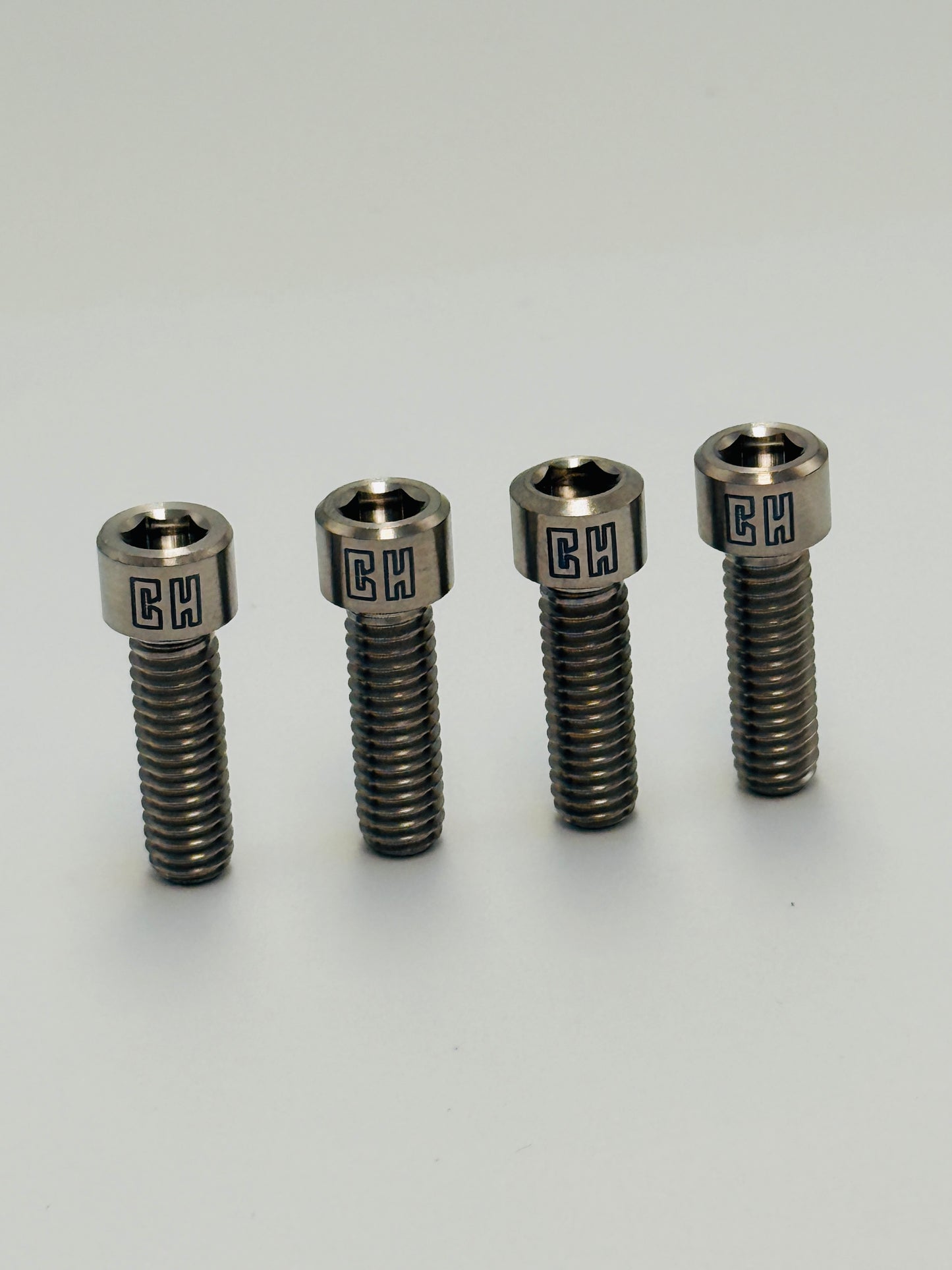 Rear Cassett Bolt Kit 4/ Chop House Titanium
