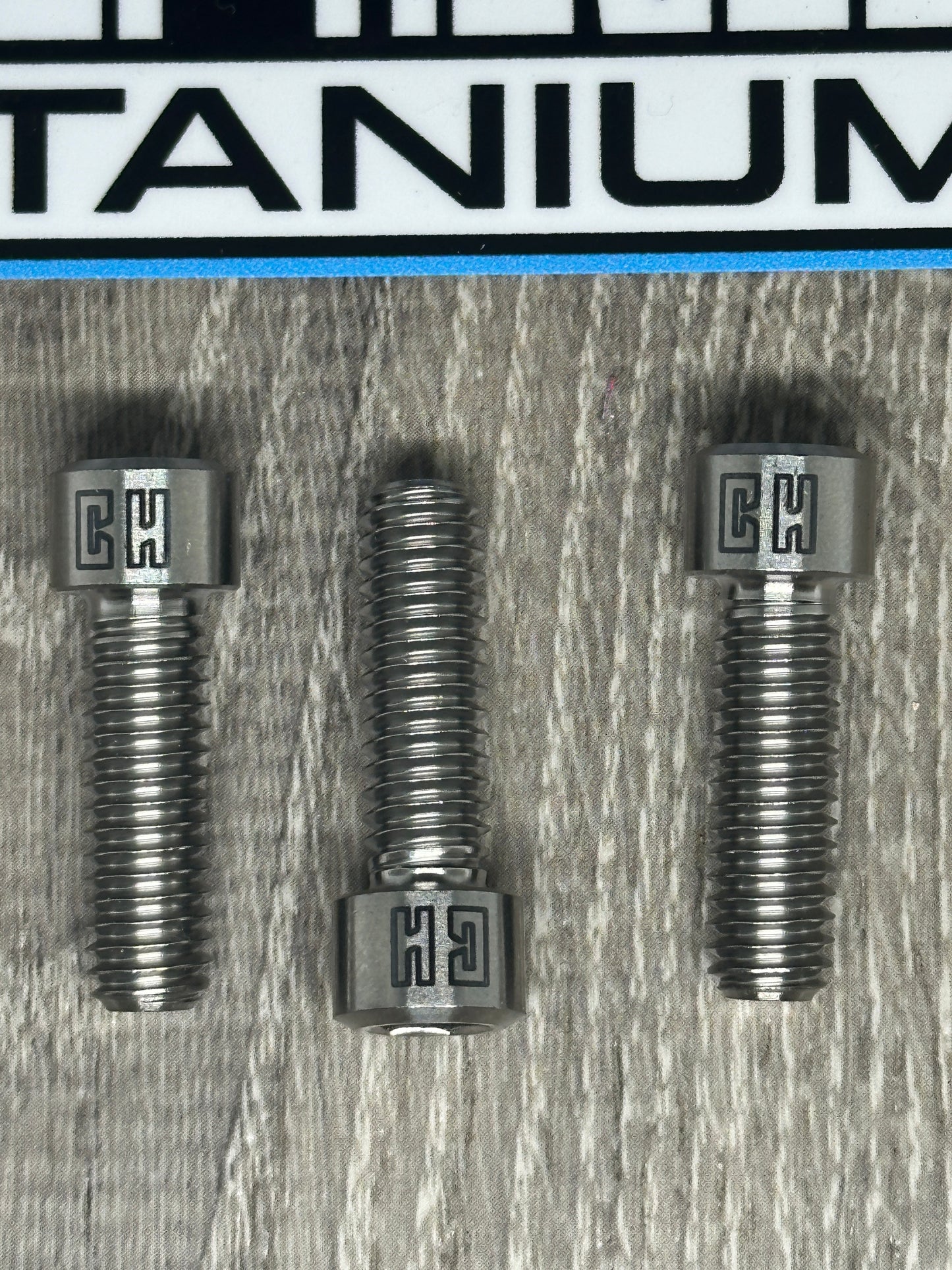 Rear Hub Pinch Bolt Pro Series Kit 3/ Chop House Titanium