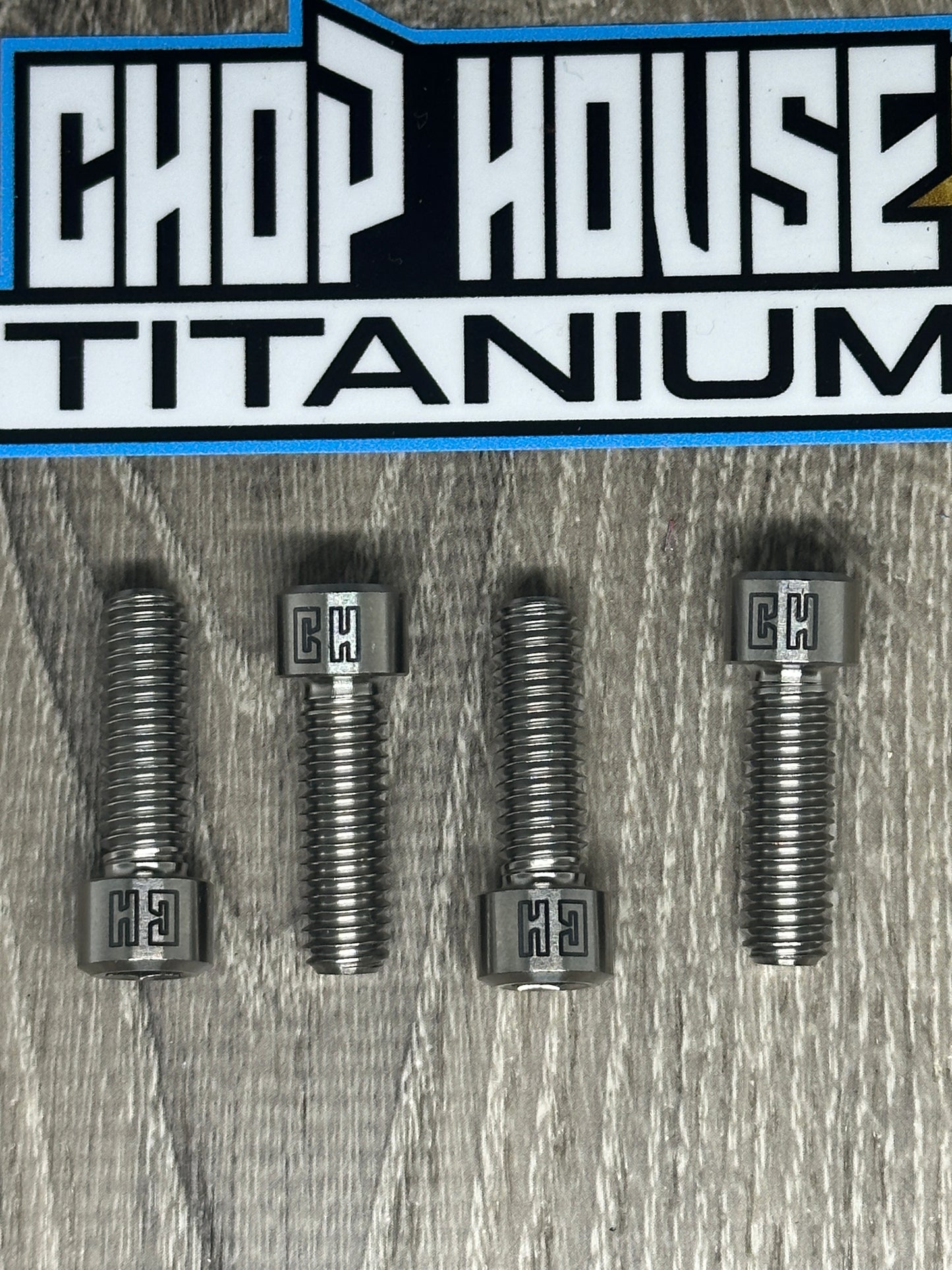 Rear Hub Pinch Bolt Pro Series Kit 4/ Chop House Titanium