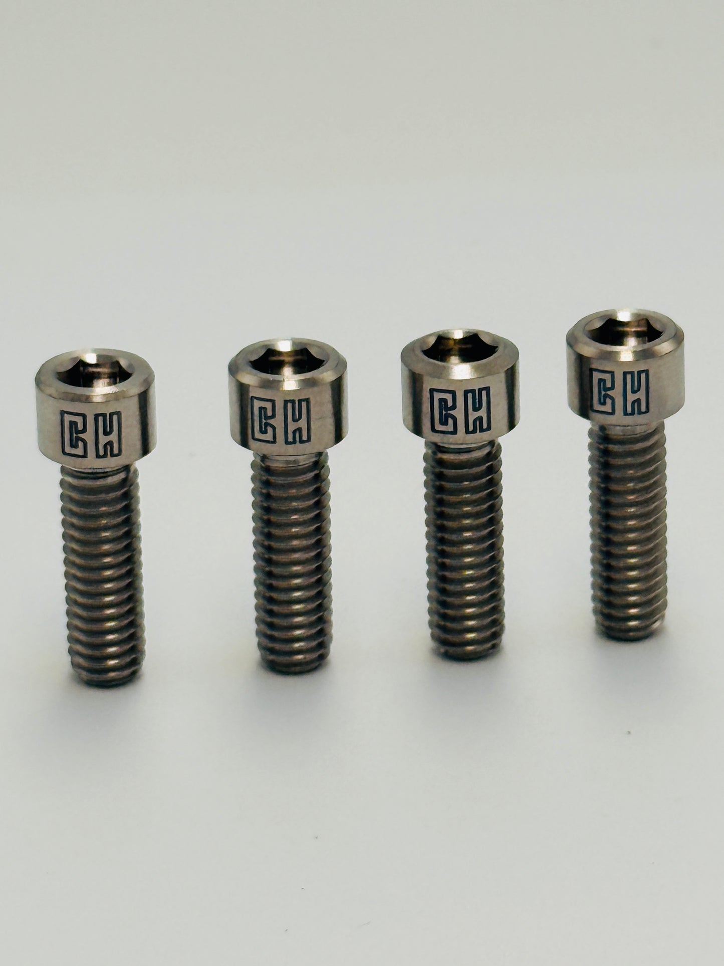 Rear Cassett Bolt Kit 4/ Chop House Titanium